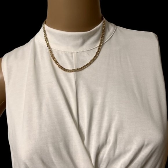 Fun white top - Picture 2 of 7